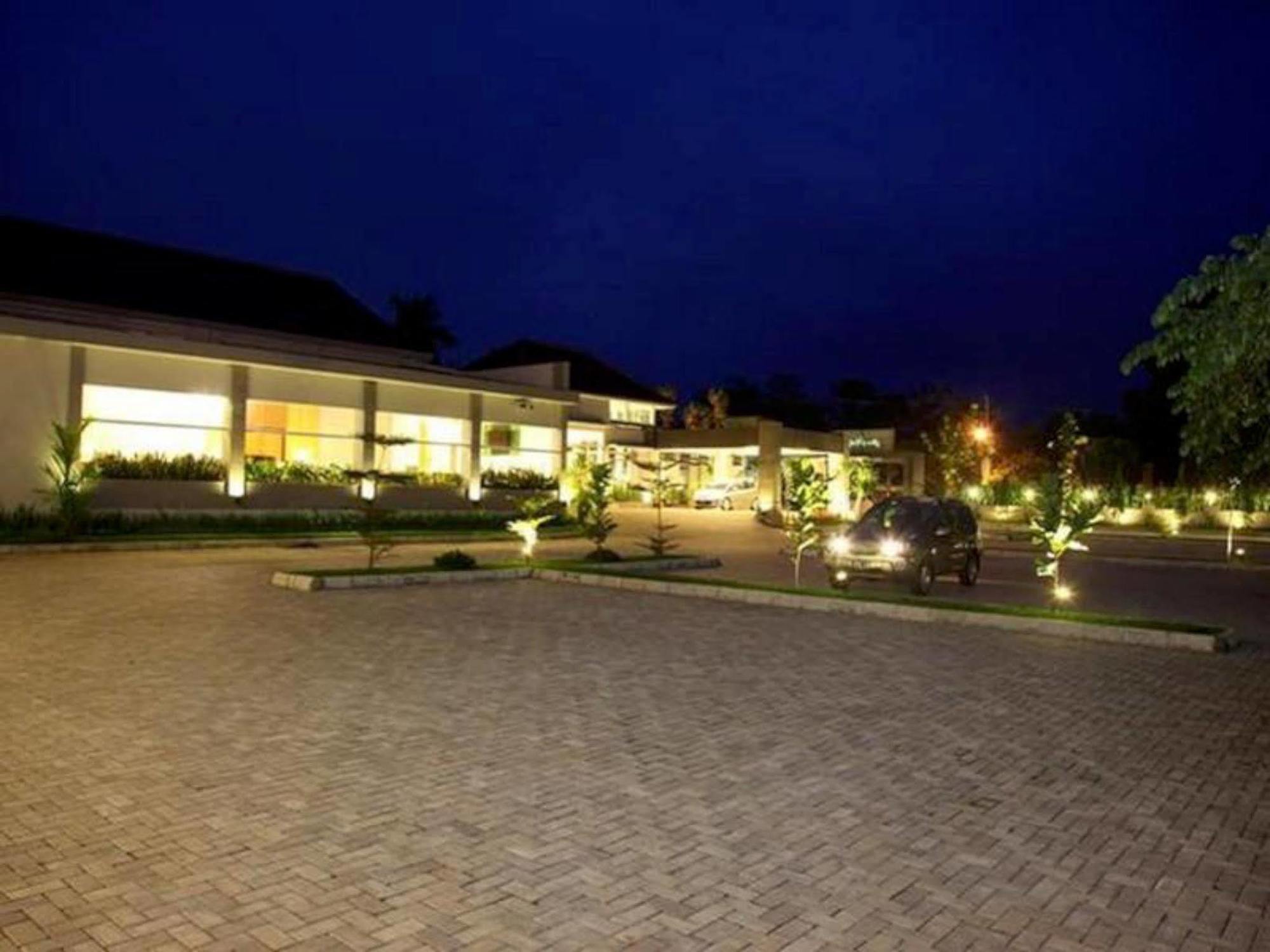 Green Valley Resort Purwokerto Exterior photo